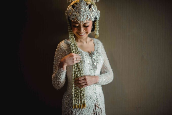 Perpaduan Adat Sunda dan Jawa dalam Pernikahan Intimate Dua Dokter by theSerenade Organizer - 004 Perpaduan Adat Sunda dan Jawa dalam Pernikahan Intimate Dua Dokter by theSerenade Organizer - 004