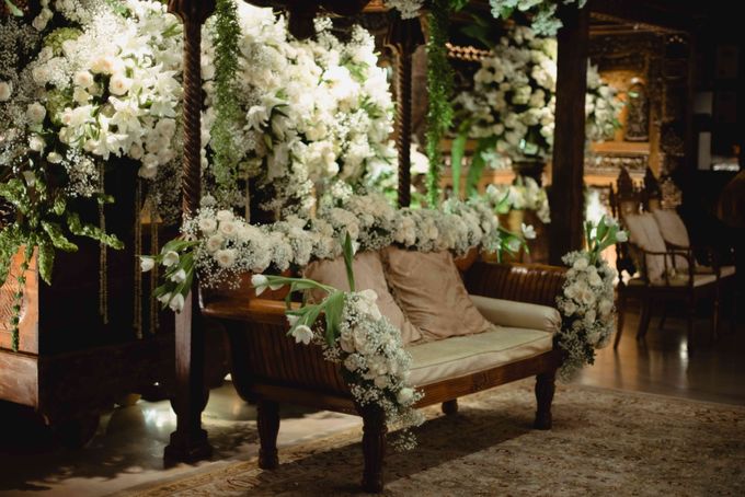 Perpaduan Adat Sunda dan Jawa dalam Pernikahan Intimate Dua Dokter by theSerenade Organizer - 006 Perpaduan Adat Sunda dan Jawa dalam Pernikahan Intimate Dua Dokter by theSerenade Organizer - 006