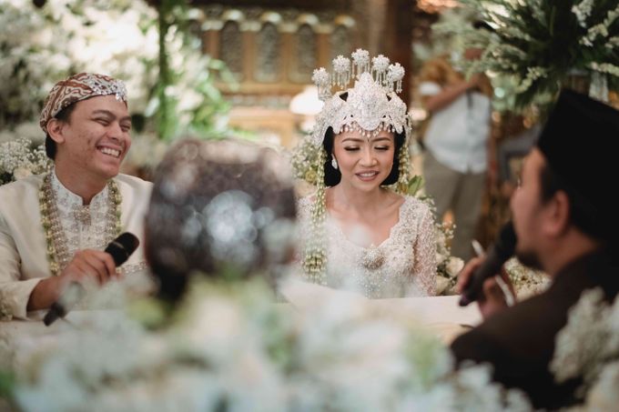 Perpaduan Adat Sunda dan Jawa dalam Pernikahan Intimate Dua Dokter by theSerenade Organizer - 009 Perpaduan Adat Sunda dan Jawa dalam Pernikahan Intimate Dua Dokter by theSerenade Organizer - 009