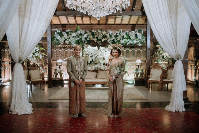 Perpaduan Adat Sunda dan Jawa dalam Pernikahan Intimate Dua Dokter by theSerenade Organizer - 019 Perpaduan Adat Sunda dan Jawa dalam Pernikahan Intimate Dua Dokter by theSerenade Organizer - 019