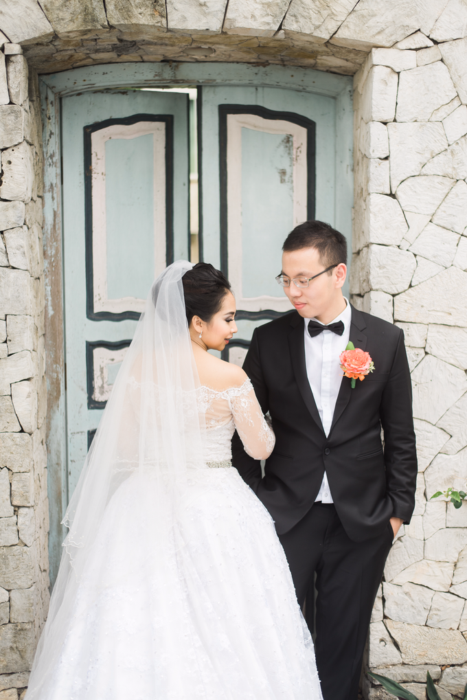 Siuly & Reinaldo  by The Story & Co. Photography - 013