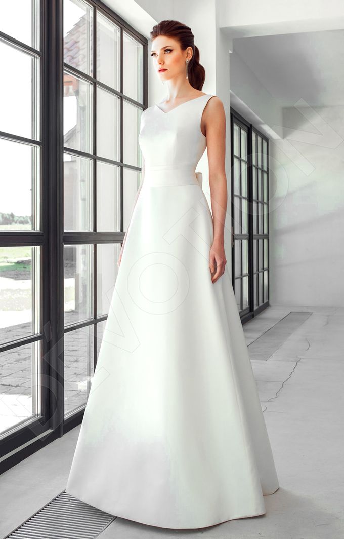 Classic A-line silhouette Dinisia wedding dress by DevotionDresses - 002