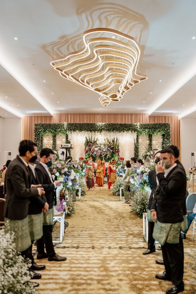Tia & Aldi Wedding at The Allwynn Grand Ballroom by AKSA Creative - 012 Tia & Aldi Wedding at The Allwynn Grand Ballroom by AKSA Creative - 012
