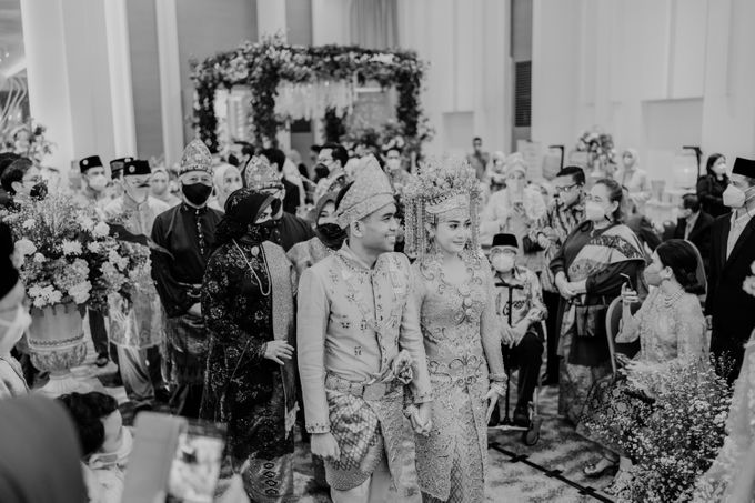 Tia & Aldi Wedding at The Allwynn Grand Ballroom by AKSA Creative - 014