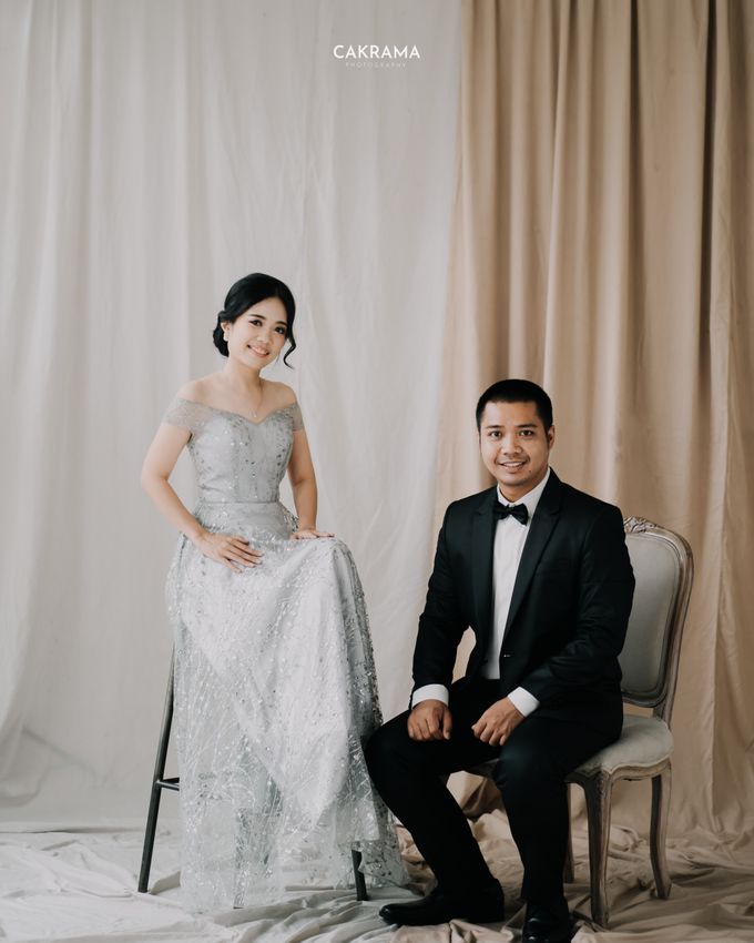 Prewedding Photoshoot Sabar & Tiara by Nike Makeup & Hairdo - 014