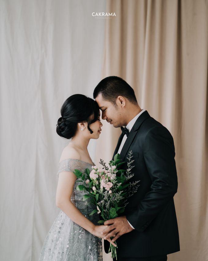 Prewedding Photoshoot Sabar & Tiara by Nike Makeup & Hairdo - 010 Prewedding Photoshoot Sabar & Tiara by Nike Makeup & Hairdo - 010