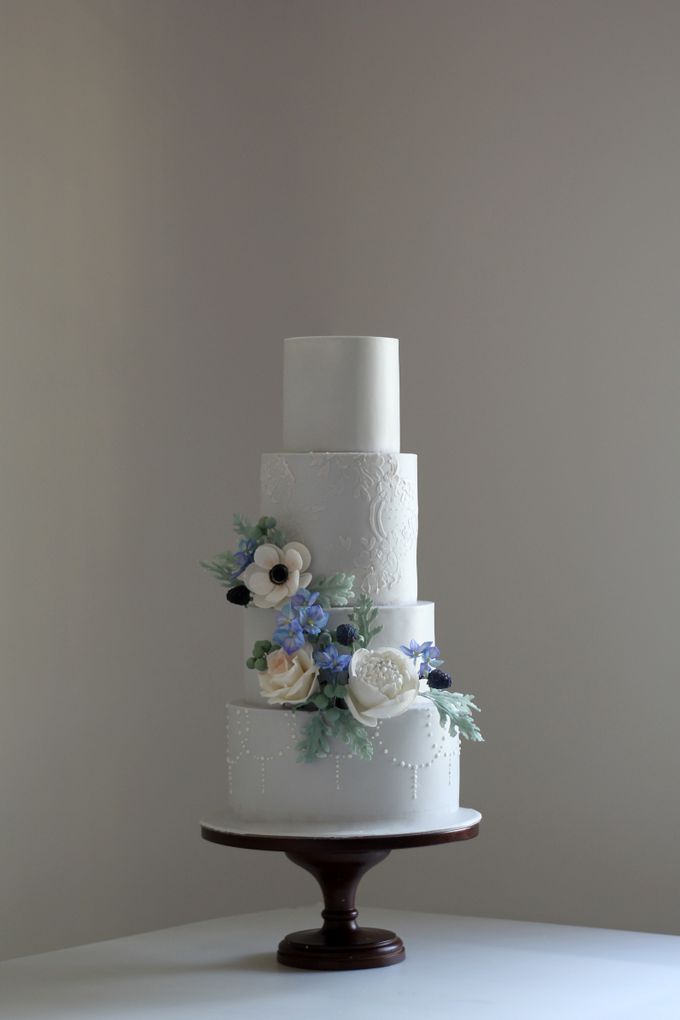 Four Tiered Cake with Edible Sugar Flowers by Cher - 002 Four Tiered Cake with Edible Sugar Flowers by Cher - 002