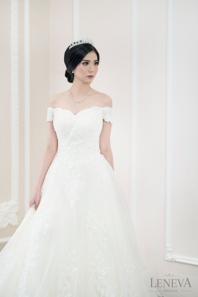 WEDDING GOWN by Leneva Bridal - 007 WEDDING GOWN by Leneva Bridal - 007