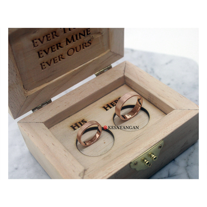 Custom wooden box by Dream Avenue Jewelry - 003