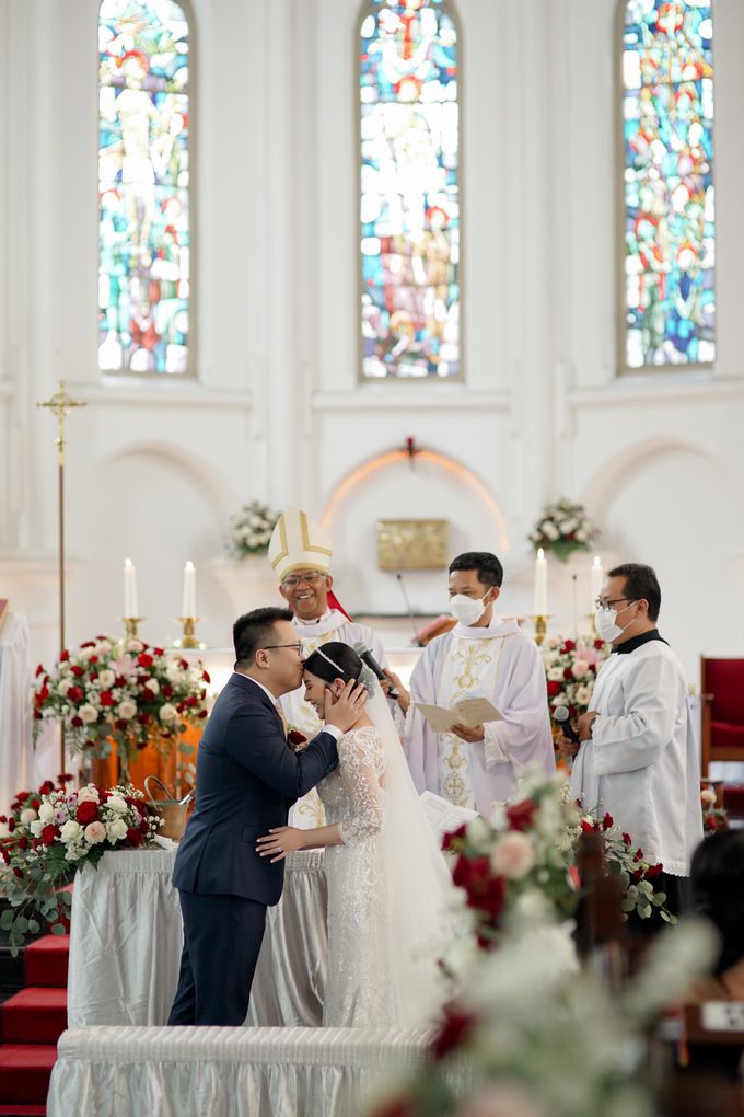 The Wedding of Tonny & Mentari by Ritzy Moments - 006