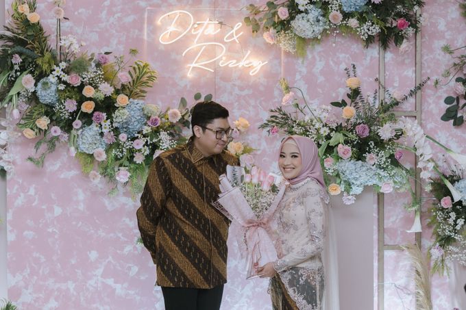 RIZKY & DITA Engagament Day by HENRY BRILLIANTO - 002