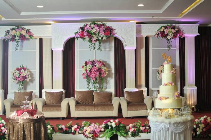5 Tier Wedding Cake by Uci Bakery - 004 5 Tier Wedding Cake by Uci Bakery - 004