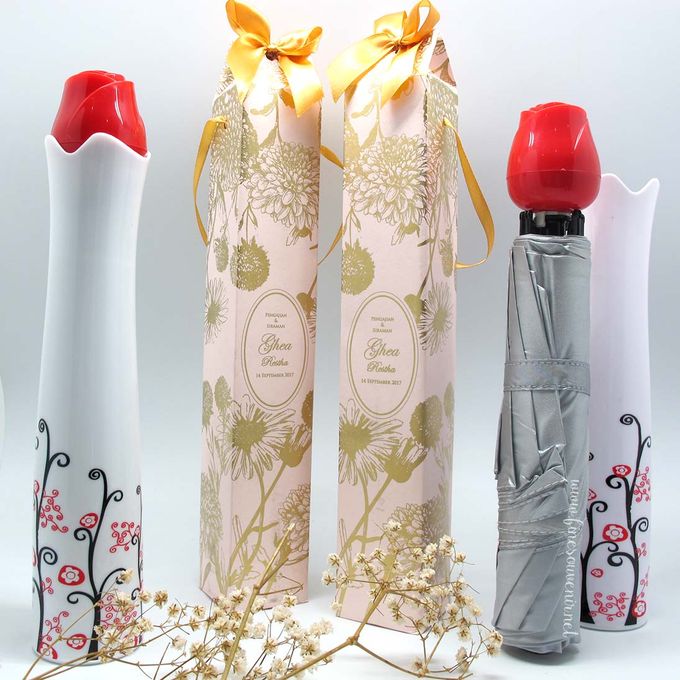 Umbrella Rose Include Personalised Paperbag by Fine Souvenir - 002 Umbrella Rose Include Personalised Paperbag by Fine Souvenir - 002