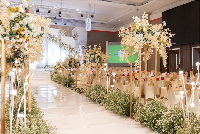 Rico & Hellen Wedding Decoration at Grand Sudirman by Valentine Wedding Decoration - 015