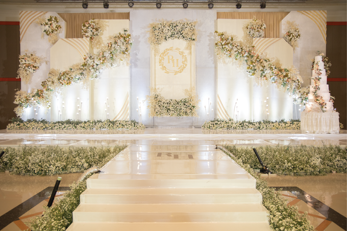 Rico & Hellen Wedding Decoration at Grand Sudirman by Valentine Wedding Decoration - 016