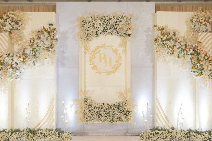 Rico & Hellen Wedding Decoration at Grand Sudirman by Valentine Wedding Decoration - 020