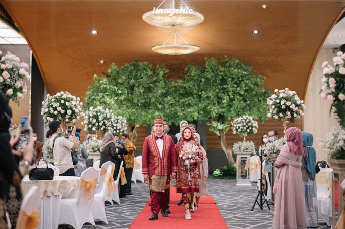 10F New Normal Wedding of  Dhilah & Denta by Menara Mandiri by IKK Wedding - 011