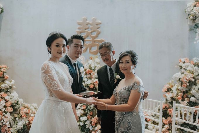 Satria & Lucy Wedding Decoration at Pullman Grand Ballroom, Bandung by Valentine Wedding Decoration - 047 Satria & Lucy Wedding Decoration at Pullman Grand Ballroom, Bandung by Valentine Wedding Decoration - 047