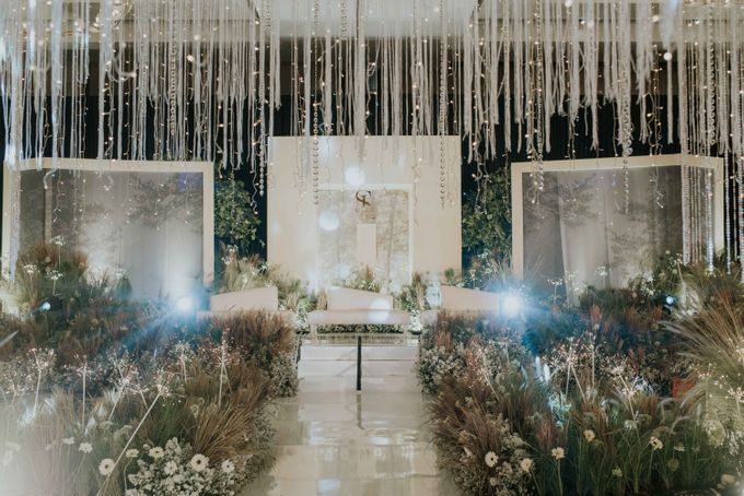 Satria & Lucy Wedding Decoration at Pullman Grand Ballroom, Bandung by Valentine Wedding Decoration - 012 Satria & Lucy Wedding Decoration at Pullman Grand Ballroom, Bandung by Valentine Wedding Decoration - 012
