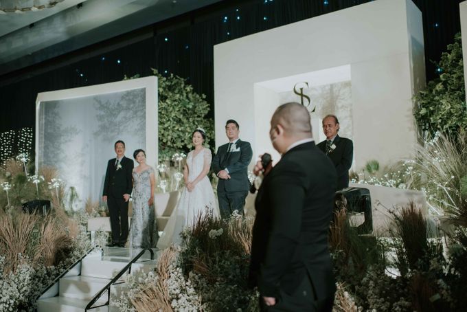 Satria & Lucy Wedding Decoration at Pullman Grand Ballroom, Bandung by Valentine Wedding Decoration - 026 Satria & Lucy Wedding Decoration at Pullman Grand Ballroom, Bandung by Valentine Wedding Decoration - 026