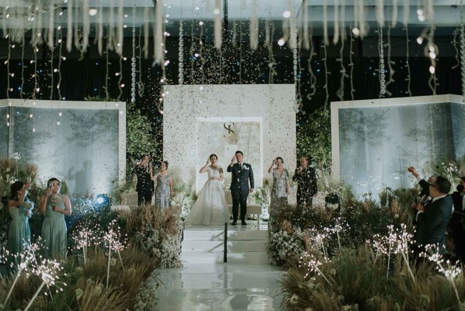 Satria & Lucy Wedding Decoration at Pullman Grand Ballroom, Bandung by Valentine Wedding Decoration - 024 Satria & Lucy Wedding Decoration at Pullman Grand Ballroom, Bandung by Valentine Wedding Decoration - 024