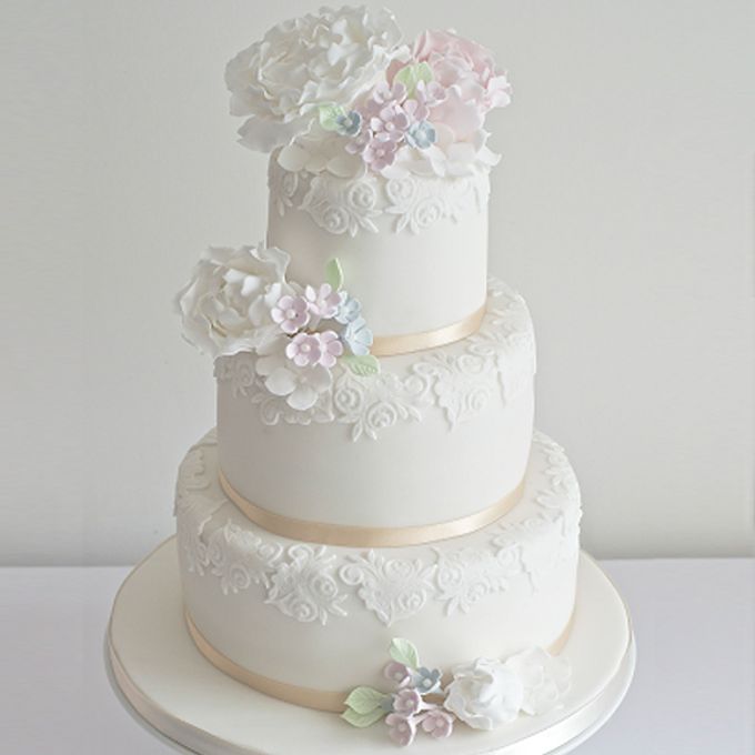 3 Tiers by Amor Cake - 023 3 Tiers by Amor Cake - 023