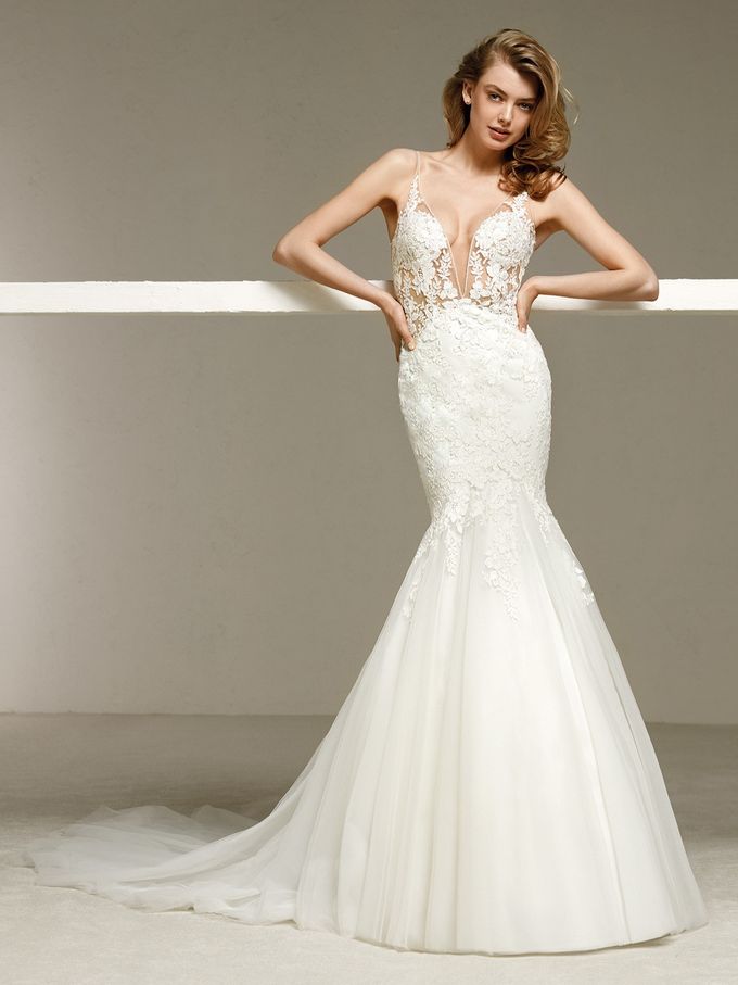 Pronovias by DESIGNER BRIDAL ROOM - 032 Pronovias by DESIGNER BRIDAL ROOM - 032