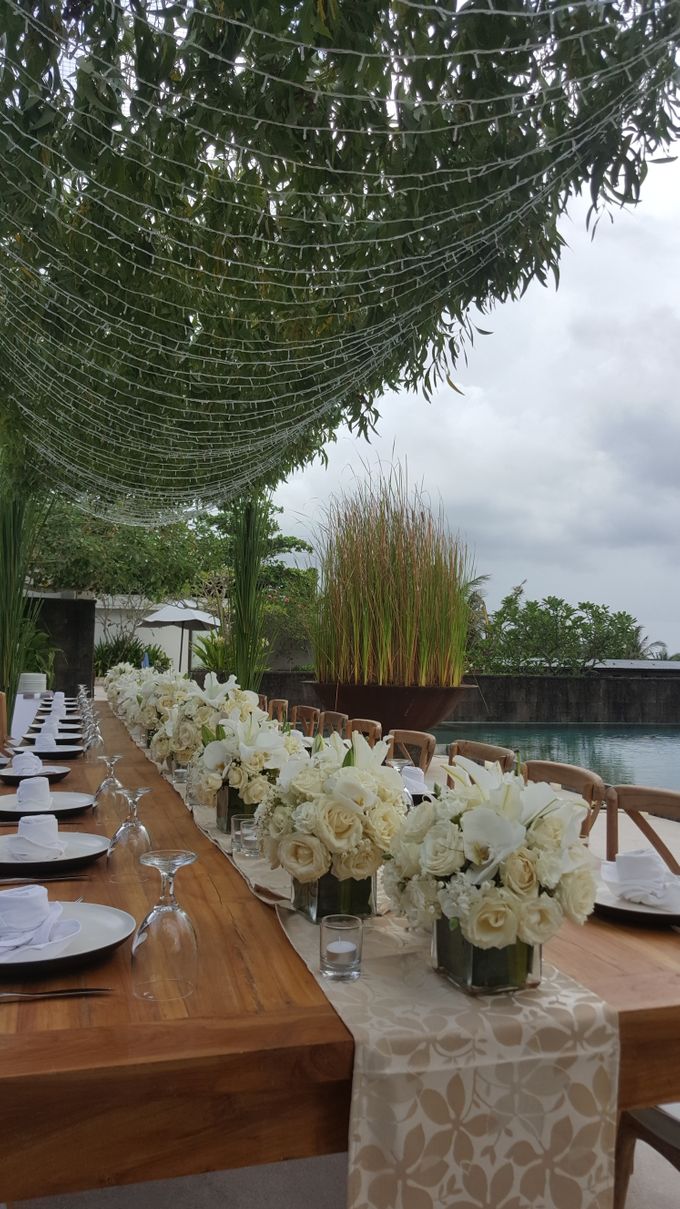Simply White by d'Oasis Florist & Decoration - 005 Simply White by d'Oasis Florist & Decoration - 005