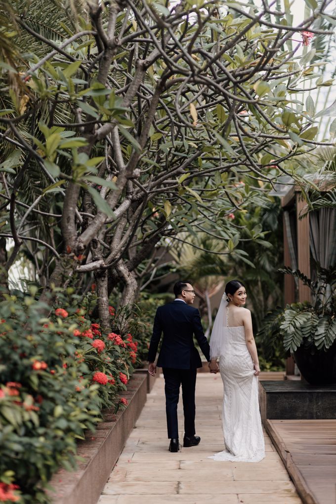 Vania & Herman Wedding at Raffles Hotel Jakarta by AKSA Creative - 013 Vania & Herman Wedding at Raffles Hotel Jakarta by AKSA Creative - 013