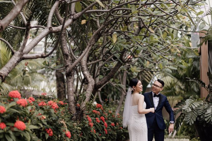 Vania & Herman Wedding at Raffles Hotel Jakarta by AKSA Creative - 012 Vania & Herman Wedding at Raffles Hotel Jakarta by AKSA Creative - 012