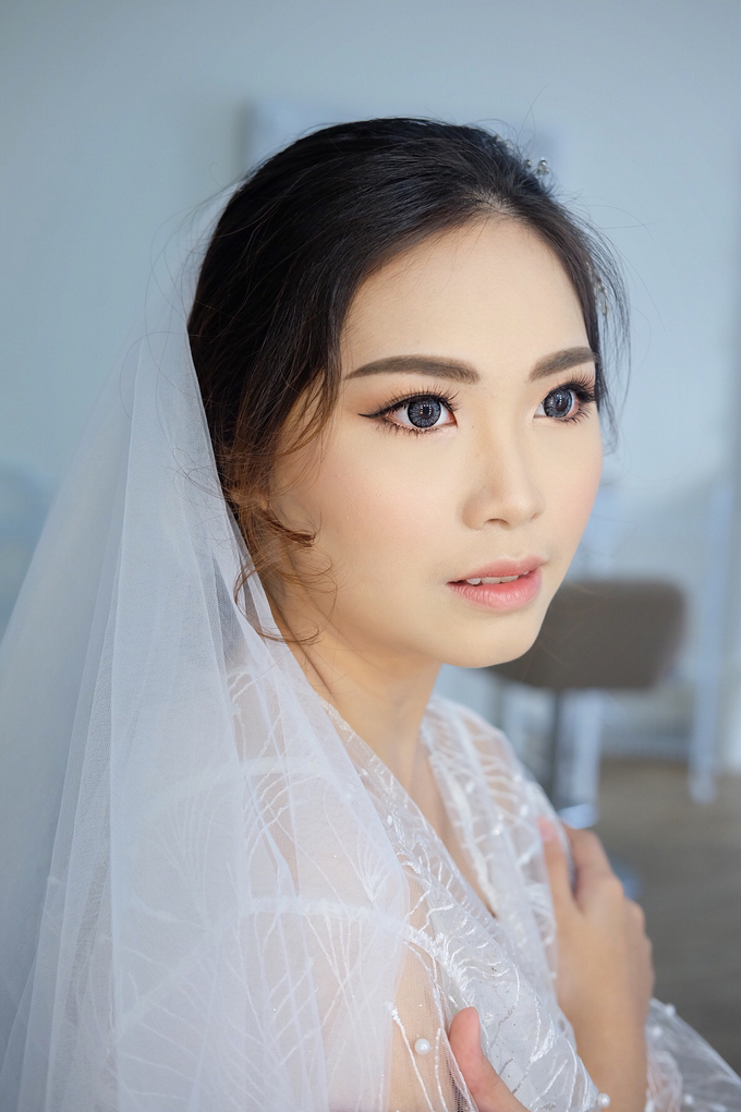 Bride Ms Santa by Verena Makeup Artist - 001