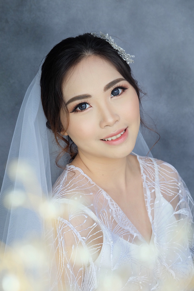 Bride Ms Santa by Verena Makeup Artist - 002