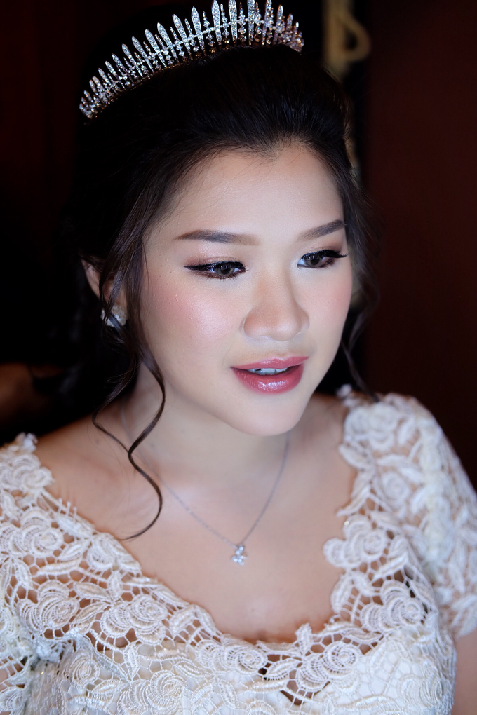 Bride Mrs Clarissa by Verena Makeup Artist - 002