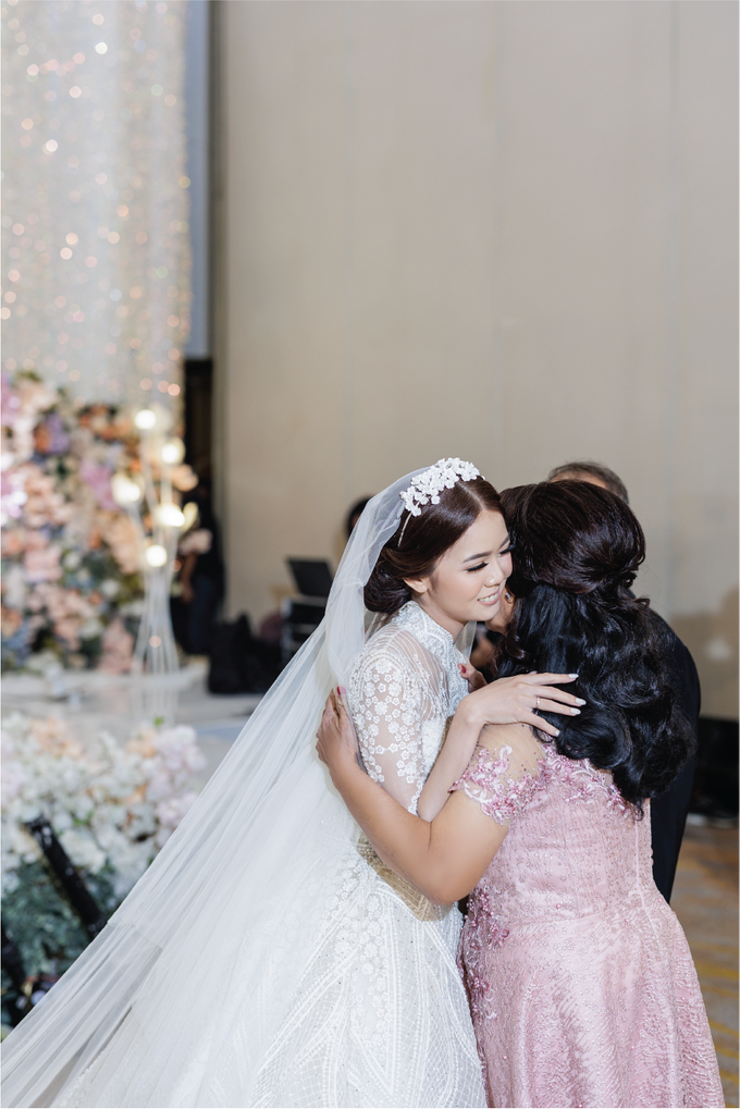 Vincent & Millah Wedding Decoration at Intercontinental Ballroom by Testimo Wedding Planner & Organizer - 015 Vincent & Millah Wedding Decoration at Intercontinental Ballroom by Testimo Wedding Planner & Organizer - 015