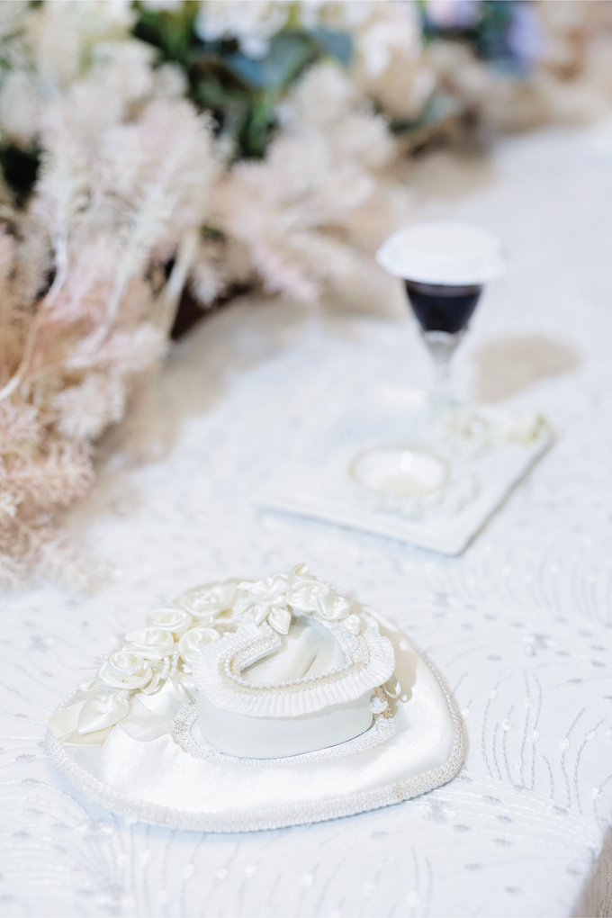 Vincent & Millah Wedding Decoration at Intercontinental Ballroom by Testimo Wedding Planner & Organizer - 007 Vincent & Millah Wedding Decoration at Intercontinental Ballroom by Testimo Wedding Planner & Organizer - 007