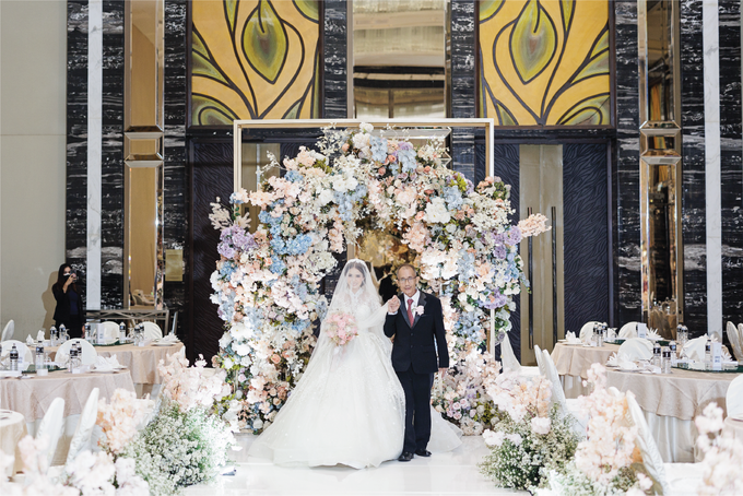 Vincent & Millah Wedding Decoration at Intercontinental Ballroom by Valentine Wedding Decoration - 012 Vincent & Millah Wedding Decoration at Intercontinental Ballroom by Valentine Wedding Decoration - 012