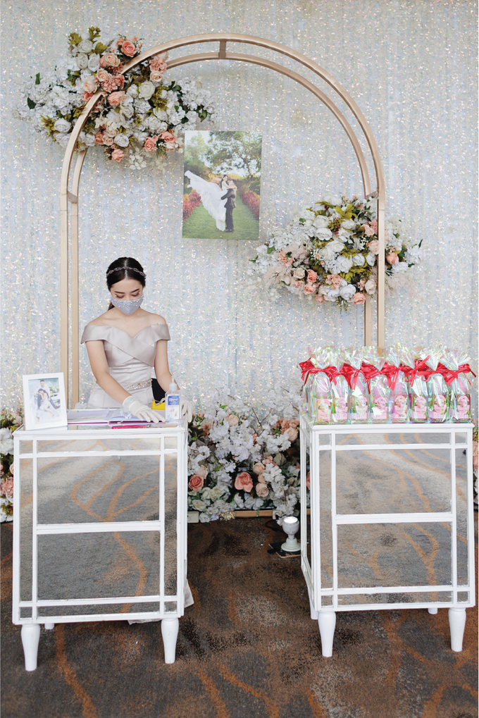 Vincent & Millah Wedding Decoration at Intercontinental Ballroom by Valentine Wedding Decoration - 010