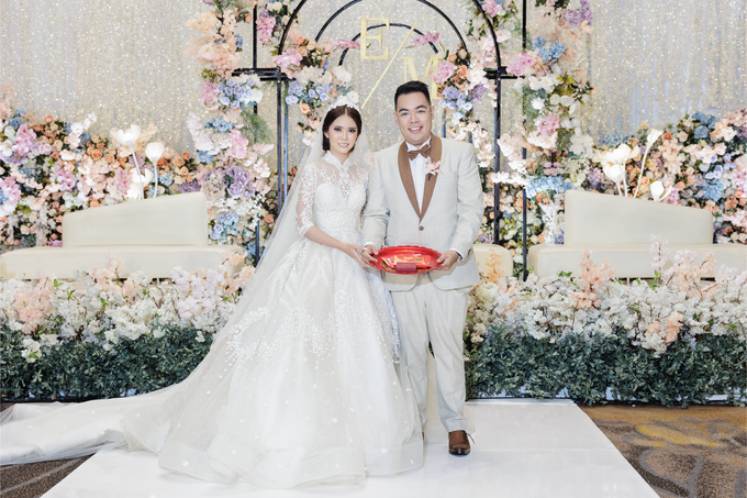 Vincent & Millah Wedding Decoration at Intercontinental Ballroom by Testimo Wedding Planner & Organizer - 022