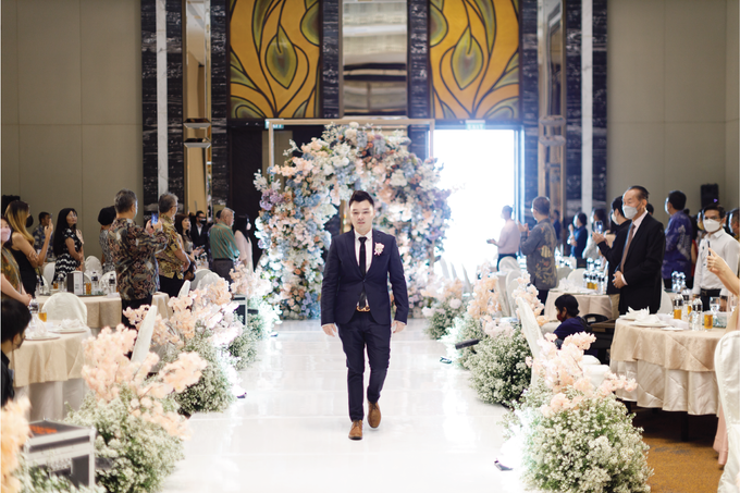 Vincent & Millah Wedding Decoration at Intercontinental Ballroom by Testimo Wedding Planner & Organizer - 025 Vincent & Millah Wedding Decoration at Intercontinental Ballroom by Testimo Wedding Planner & Organizer - 025