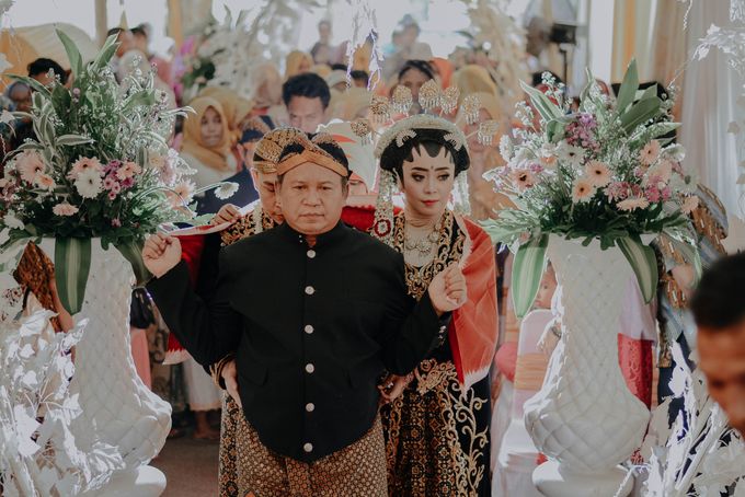 dyah & ferry wedding ceremony by BALIZA PICTURA - 013