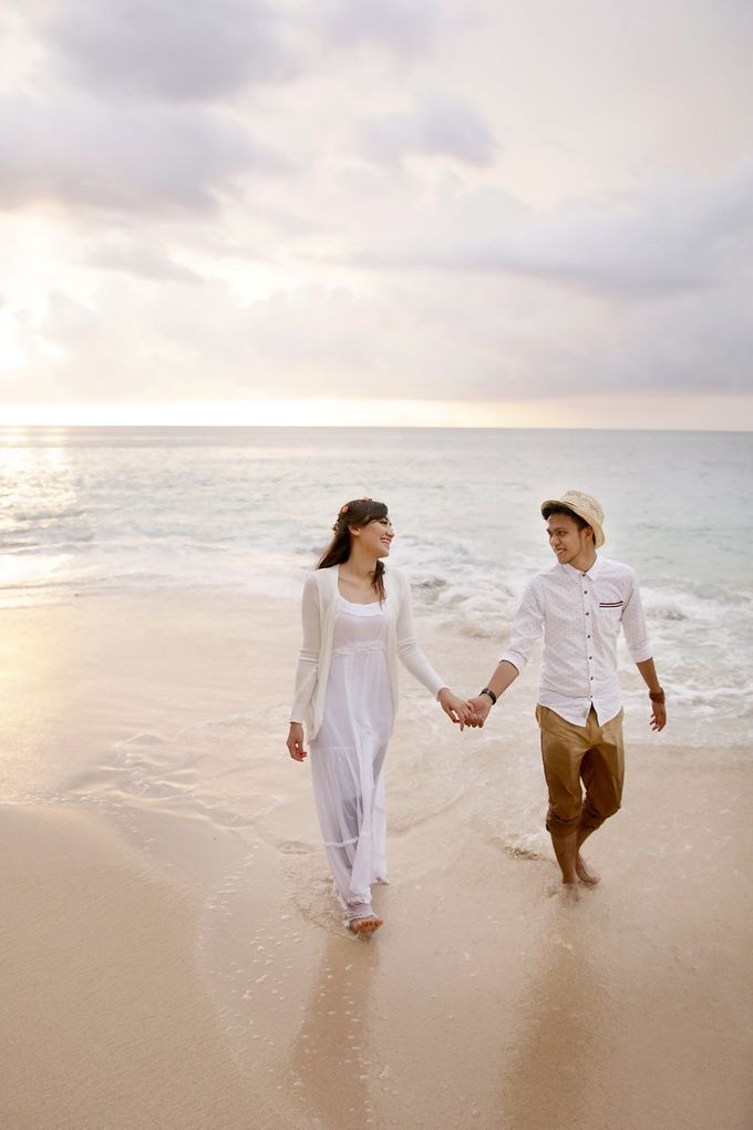 prewedding  in bali with victor malelak photograph by victor malelak photography - 008