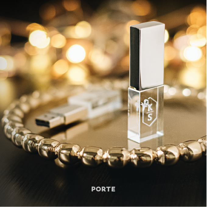 CUSTOM CRYSTAL USB - Wedding Souvenir by PORTÉ by Clarin - 004 CUSTOM CRYSTAL USB - Wedding Souvenir by PORTÉ by Clarin - 004