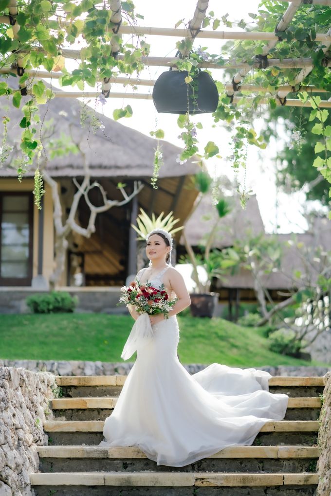 Bali Wedding Four Season Jimbaran by Mariyasa - 017