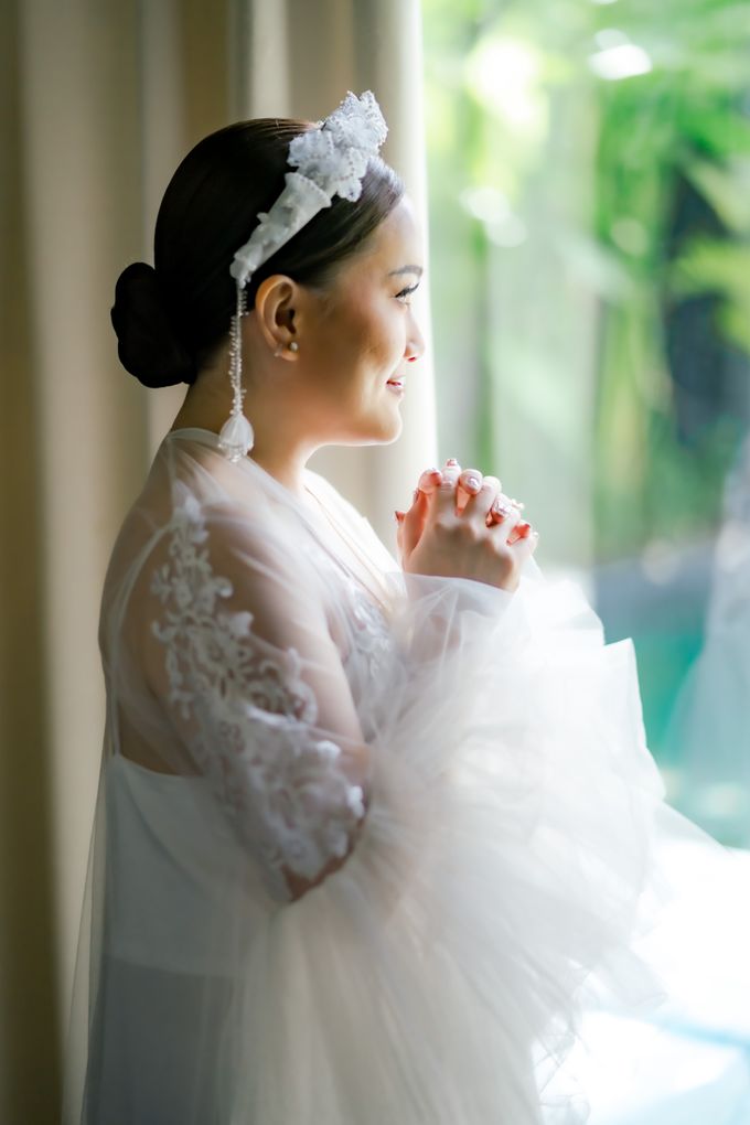 Bali Wedding Four Season Jimbaran by Mariyasa - 011