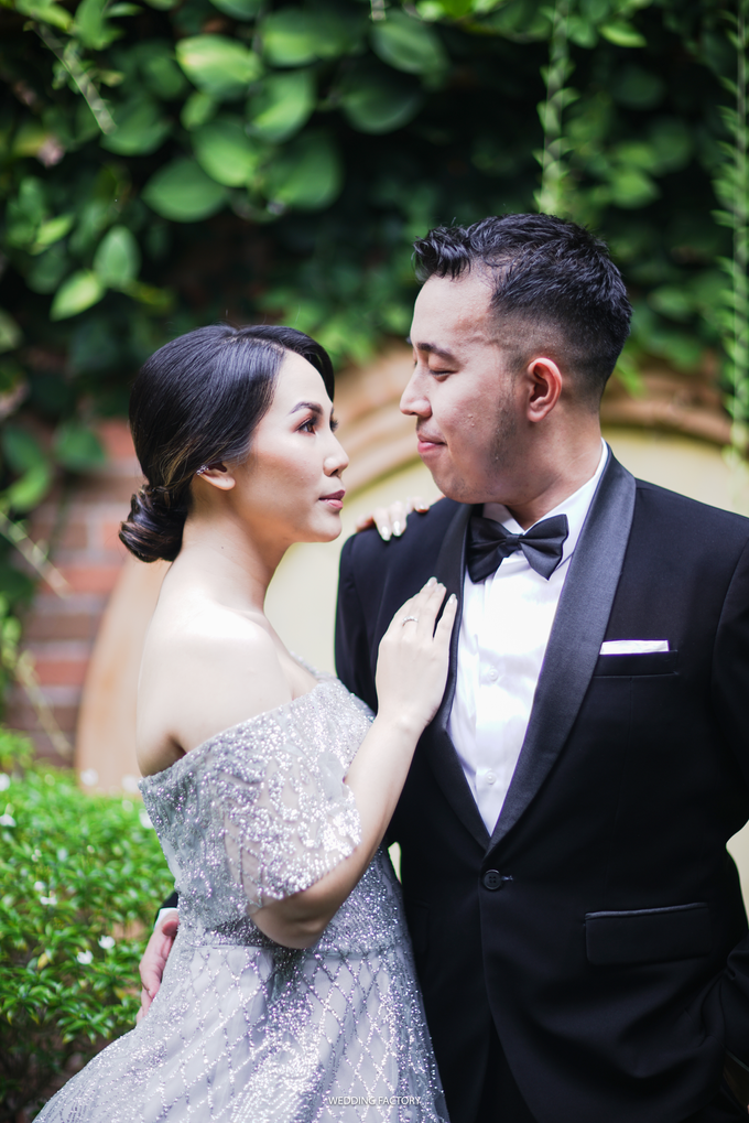 Jonathan + Prawinda Prewedding by Wedding Factory - 003