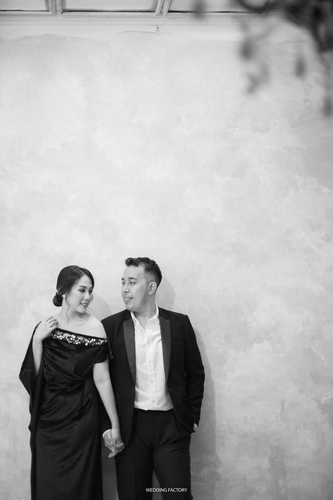 Jonathan + Prawinda Prewedding by Wedding Factory - 009