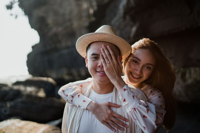 Black sand beach and cliff bali by Maxtu Photography - 020