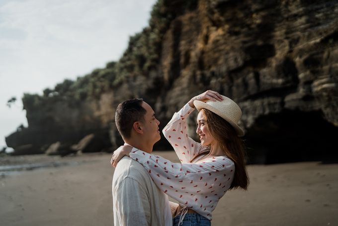 Black sand beach and cliff bali by Maxtu Photography - 028