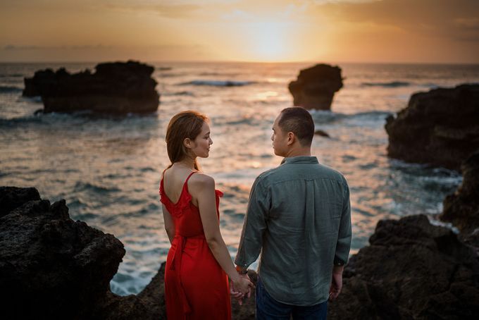 Black sand beach and cliff bali by Maxtu Photography - 040