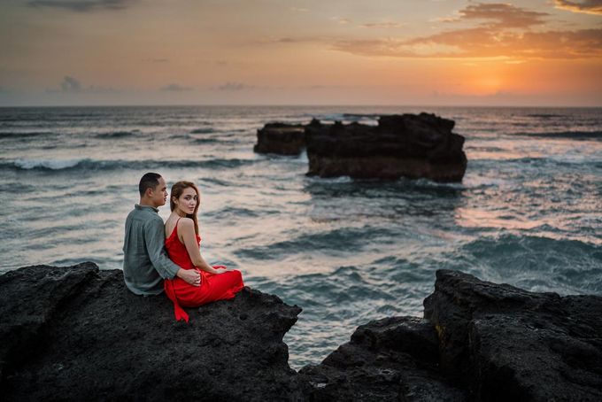 Black sand beach and cliff bali by Maxtu Photography - 044